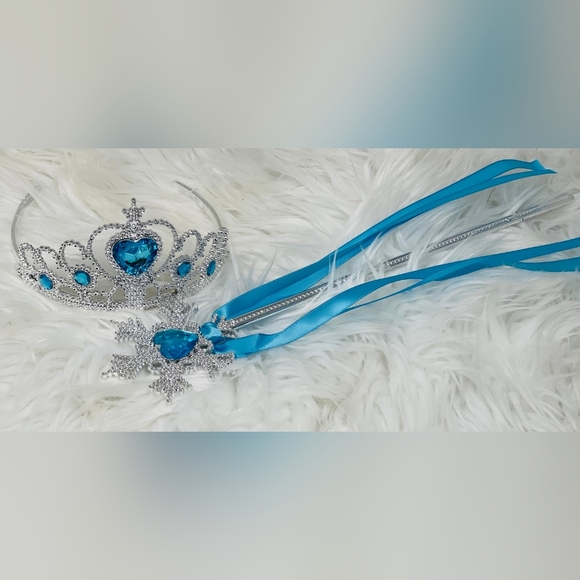 "Enchanting Blue Snowflake Princess Dress for Girls With Accessories" - Picture 10 of 11